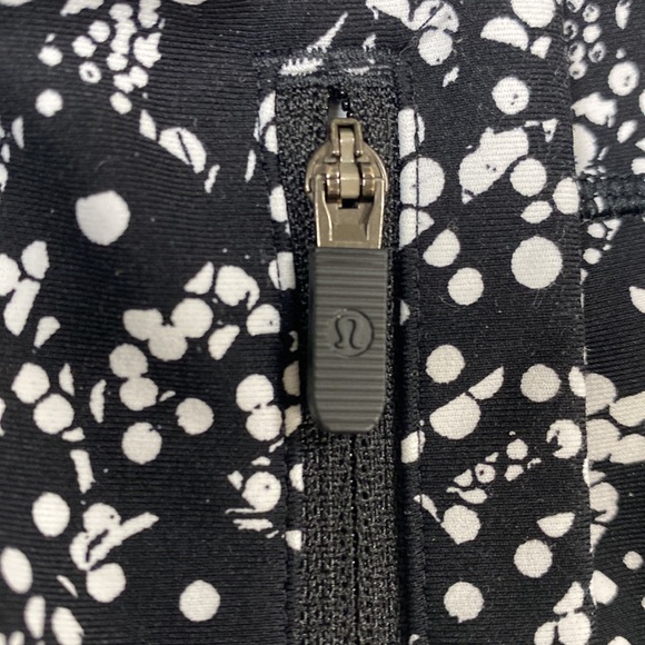 Lululemon Tight Stuff, Leggings, Size 4 - Picture 15 of 15